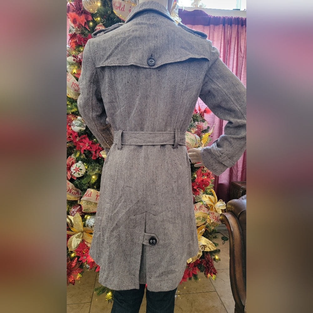 COAT - Picture 3 of 3